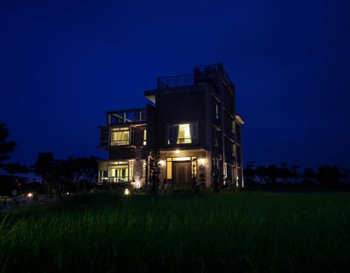 Water Edge Garden Homestayの夜の田園風景