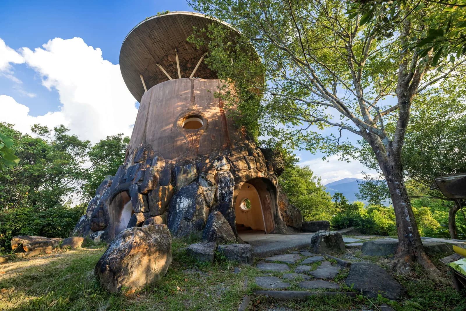 ภาพสถานที่จริง Ecoark ทางการของอี๋หลาน:เนินแห่งความหวัง · บ้านฮอบบิท