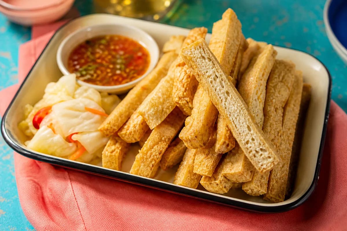 Tang Shu Shu Stinky Tofu Fries · 堂薯薯臭薯條 — Thai-style or cheese stinky-tofu fries — ilustrasi makanan