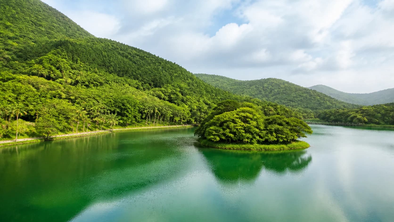 Meihua Lake Scenic Area