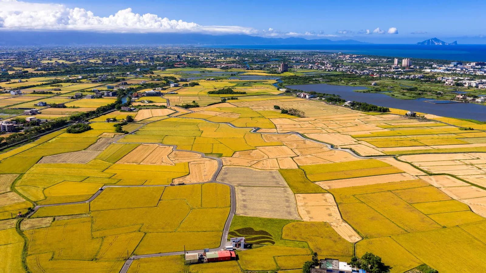 Foto oficial del lugar en Yilan: Arroz verde · Dibujo visto desde arriba